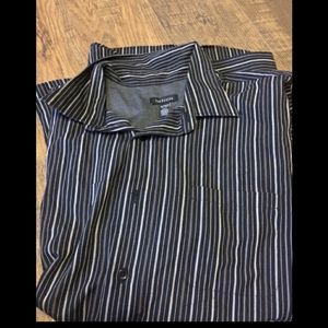 Men’s button down shirt 👔 xl